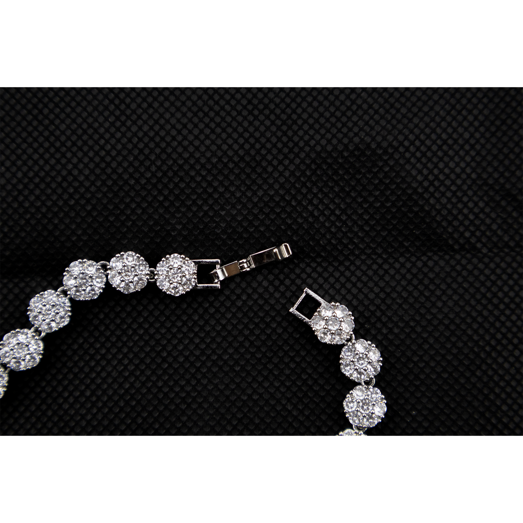 White Flores Bracelet